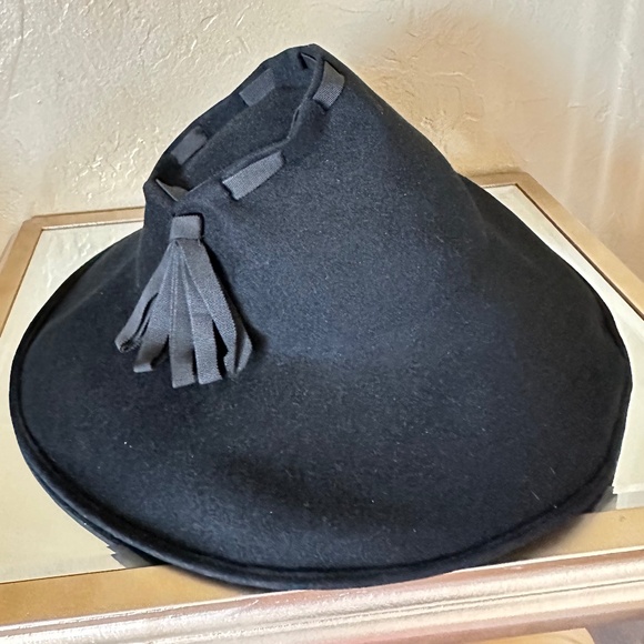 GRACEFUL 1940\'s BLACK FELT WIDE BRIM HAT + GROSGRAIN TRIM + CONICAL SHAPED CROWN main image 9